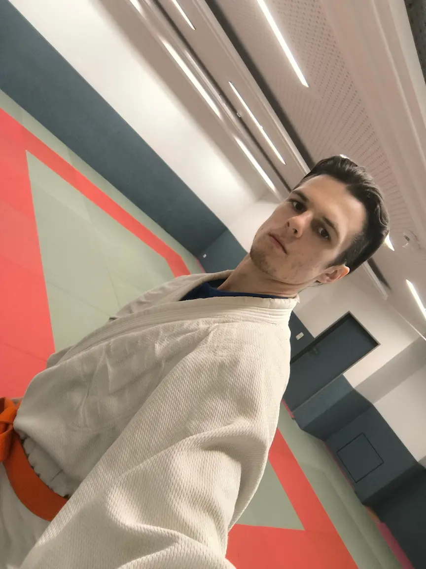 Moritz Voigt - Gründer von InfinitySpace42 beim Jiu-Jitsu-Training.